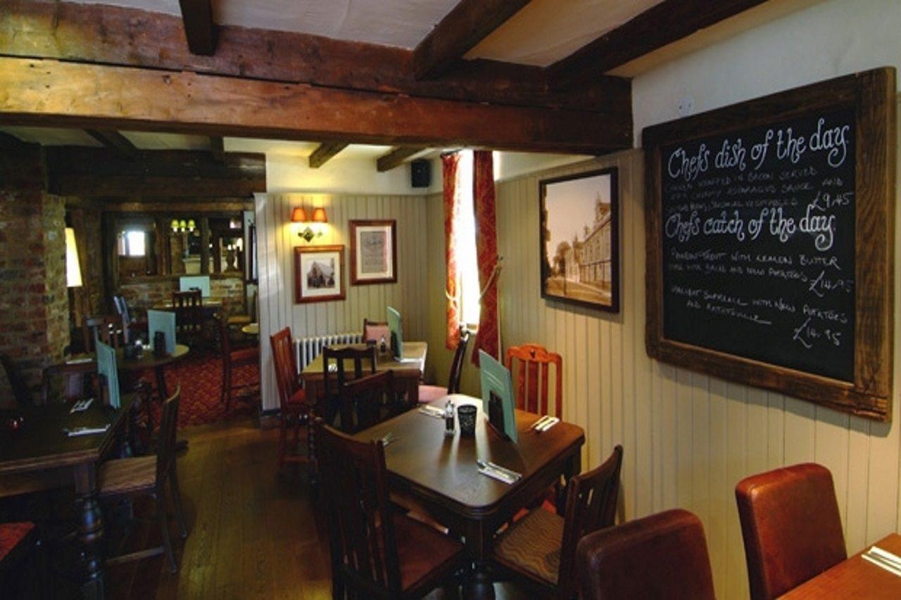 Premier Inn Gloucester Bagian luar foto