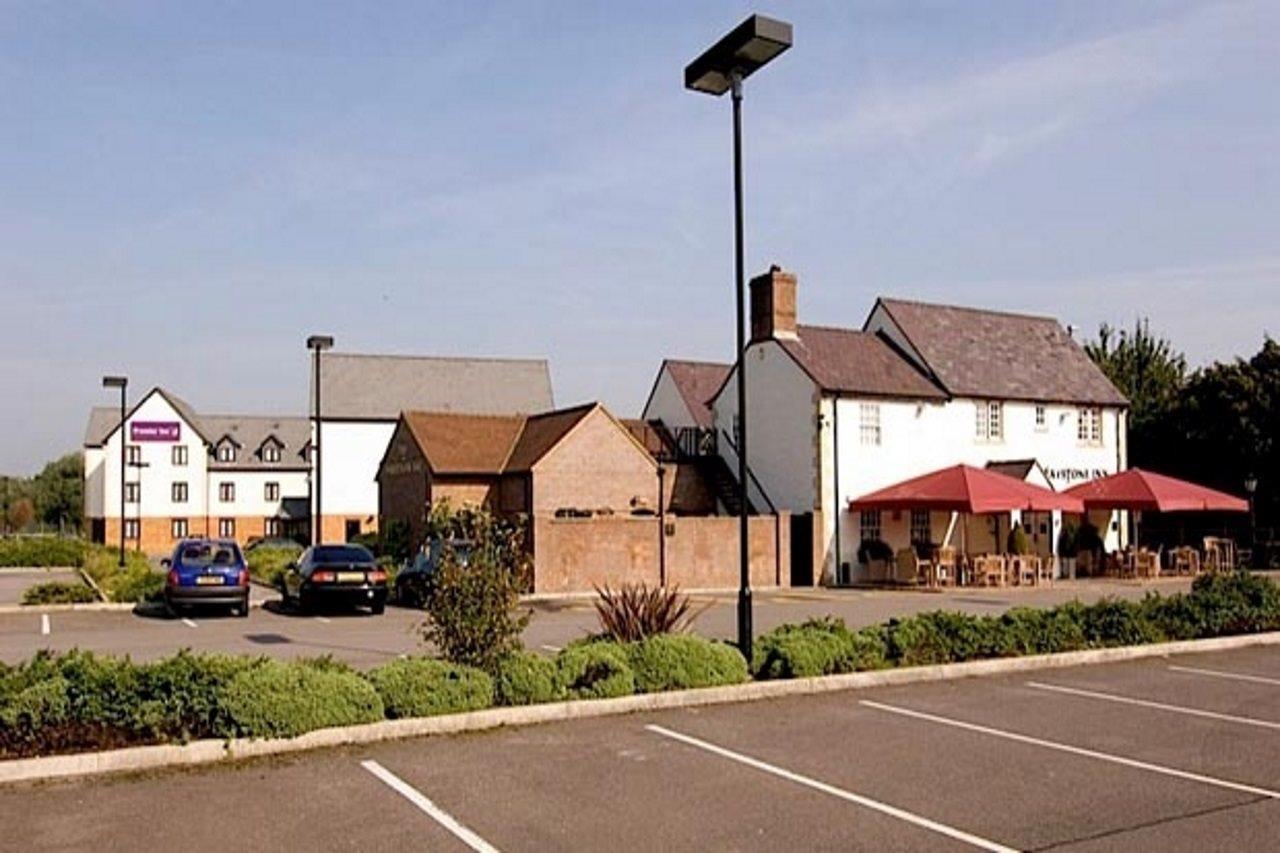 Premier Inn Gloucester Bagian luar foto