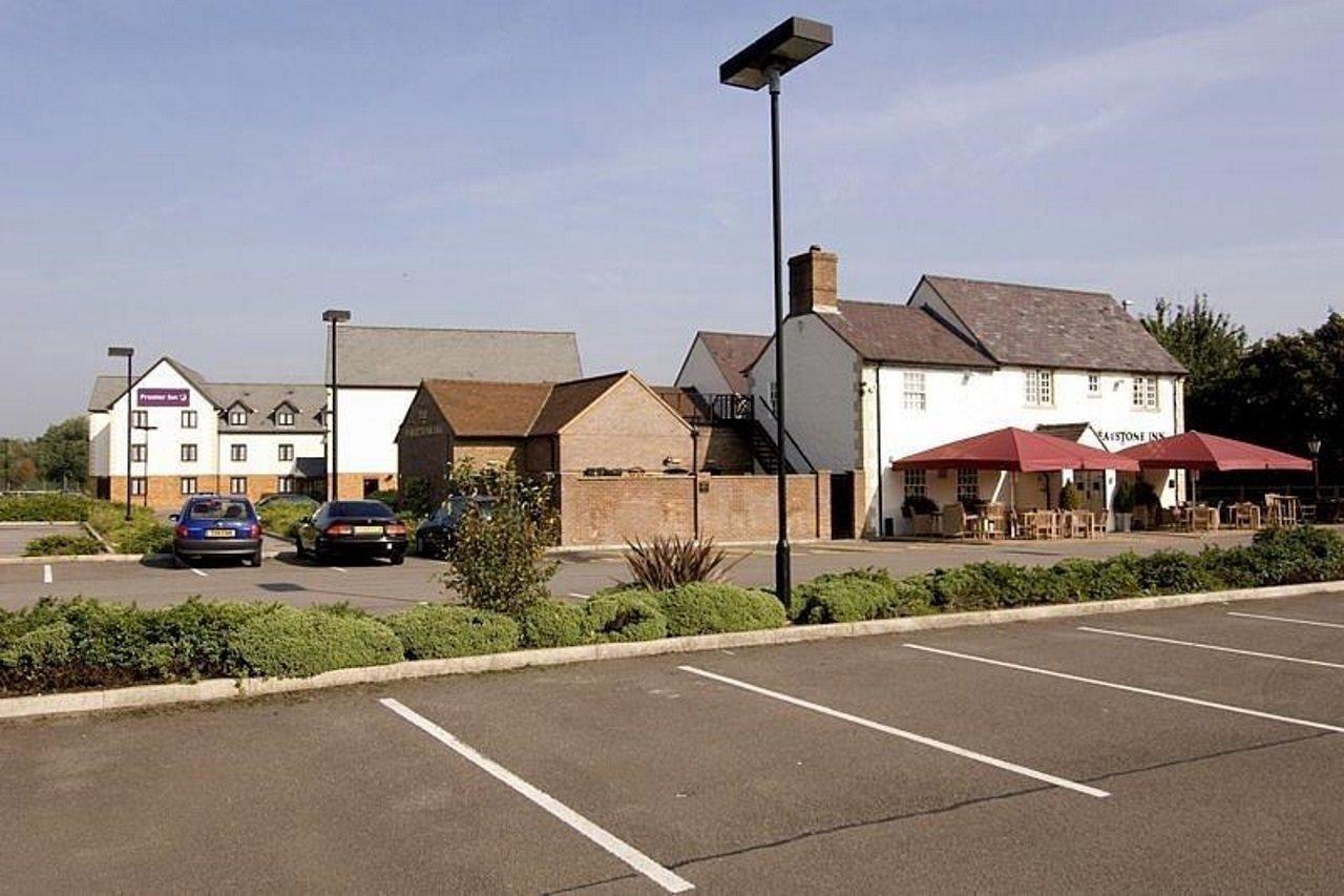 Premier Inn Gloucester Bagian luar foto