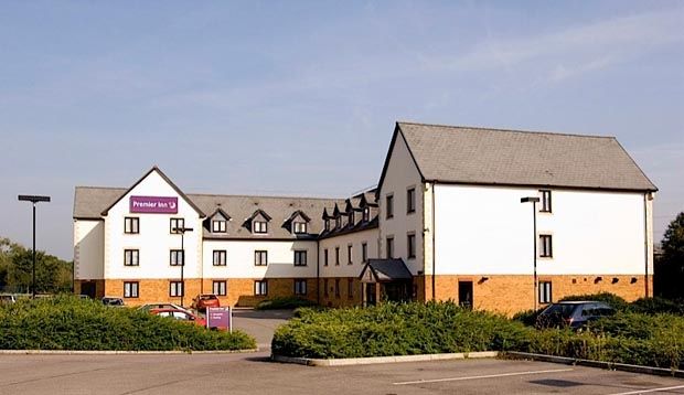 Premier Inn Gloucester Bagian luar foto