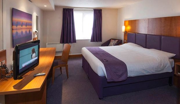 Premier Inn Gloucester Bagian luar foto